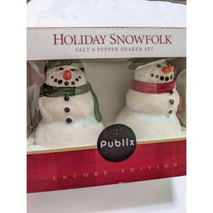 Publix Holiday Snowfolk Salt and Pepper Shaker Set Encore Edition 2006 new